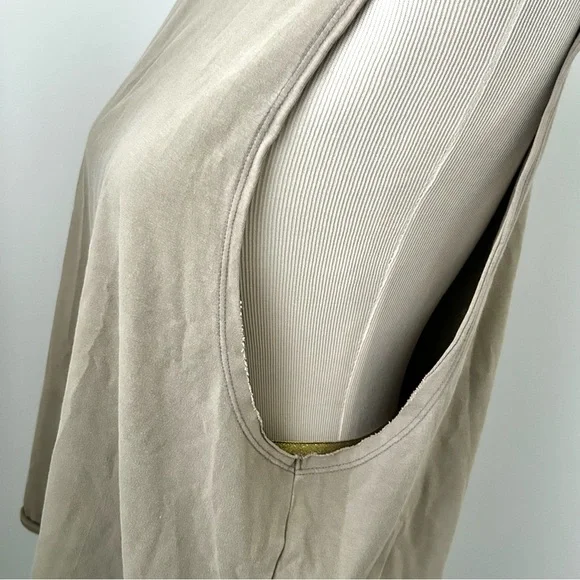 ☀️(A359) NEW Hot Shot Relaxed Sleeveless Top. Tan. Size: Medium - Picture 8 of 14